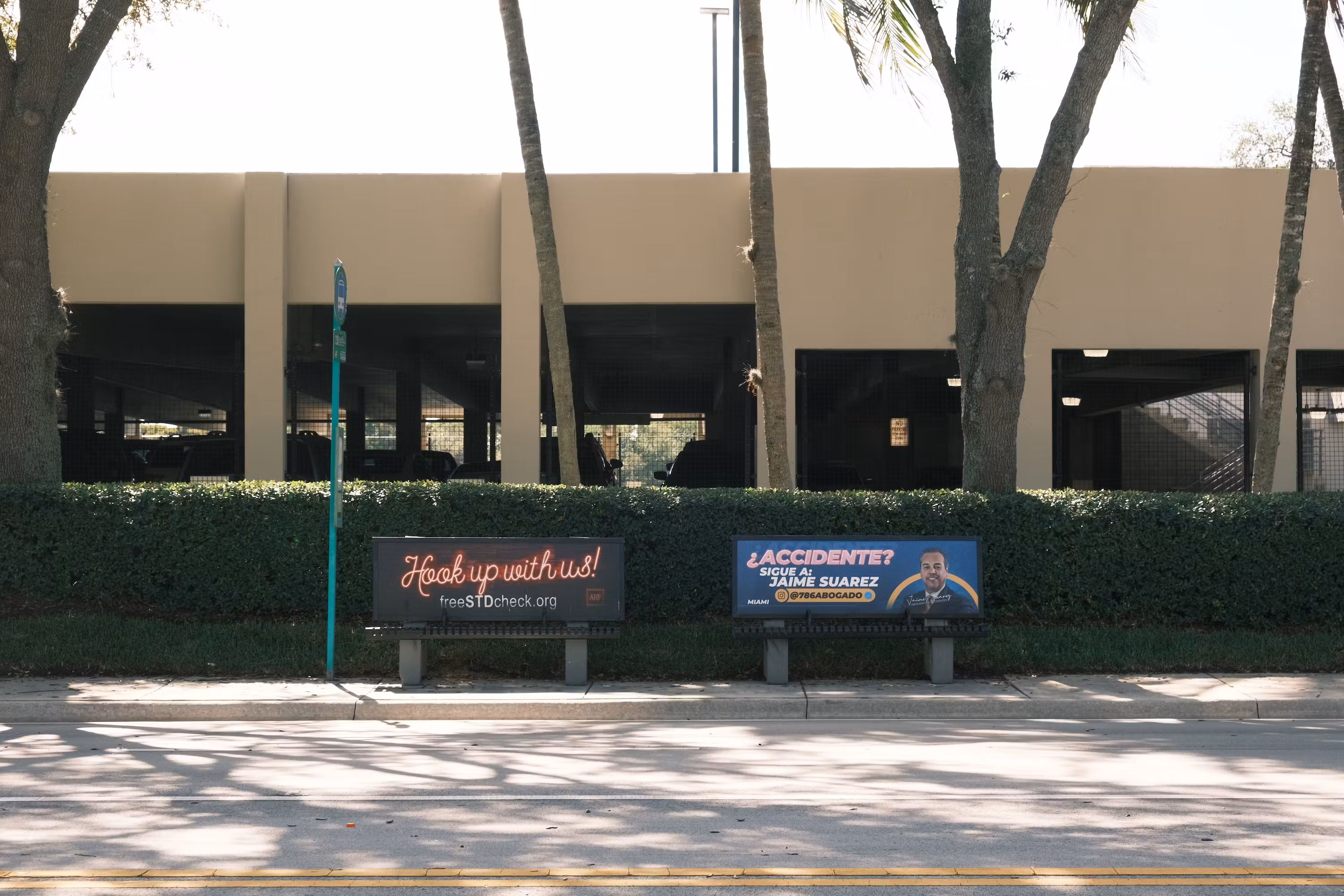 This makes me think of Better Caul Saul