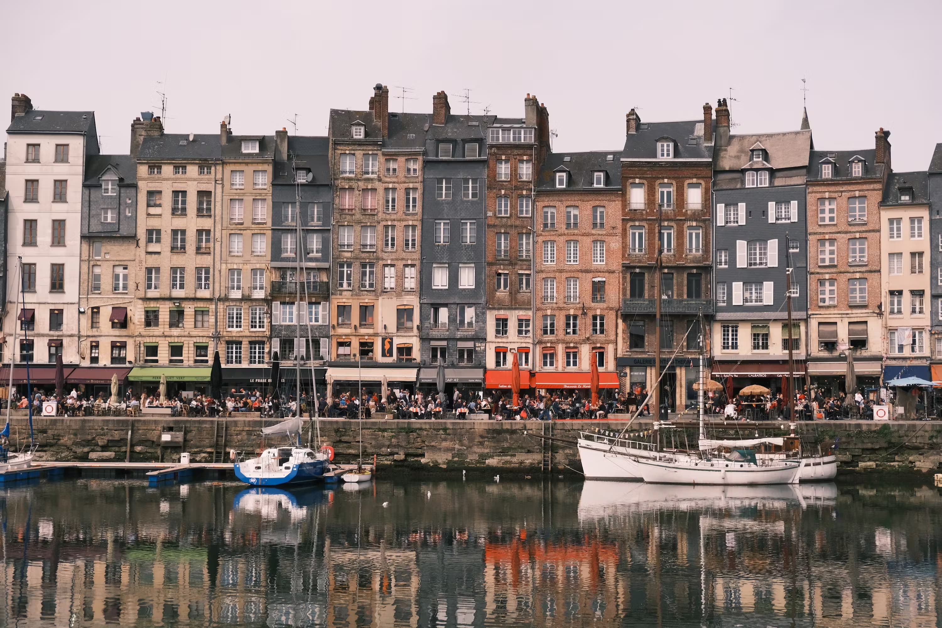 This is the port of Honfleur. This place is very beautiful, with homes that stack against each other.